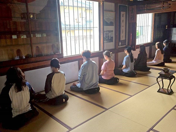 座禅の様子